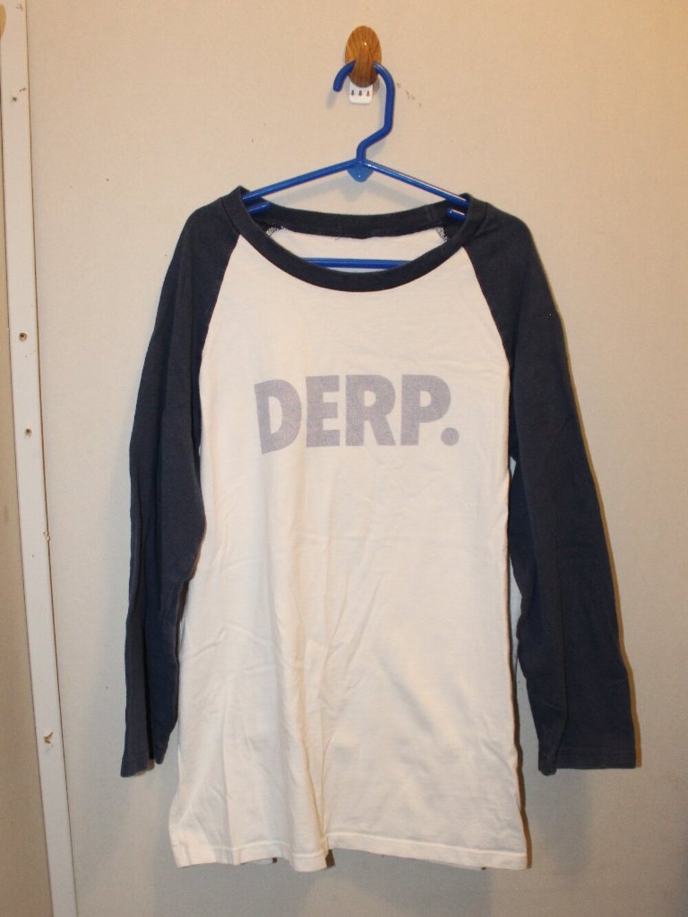 DERP women's Medium raglan baseball-style t-shirt